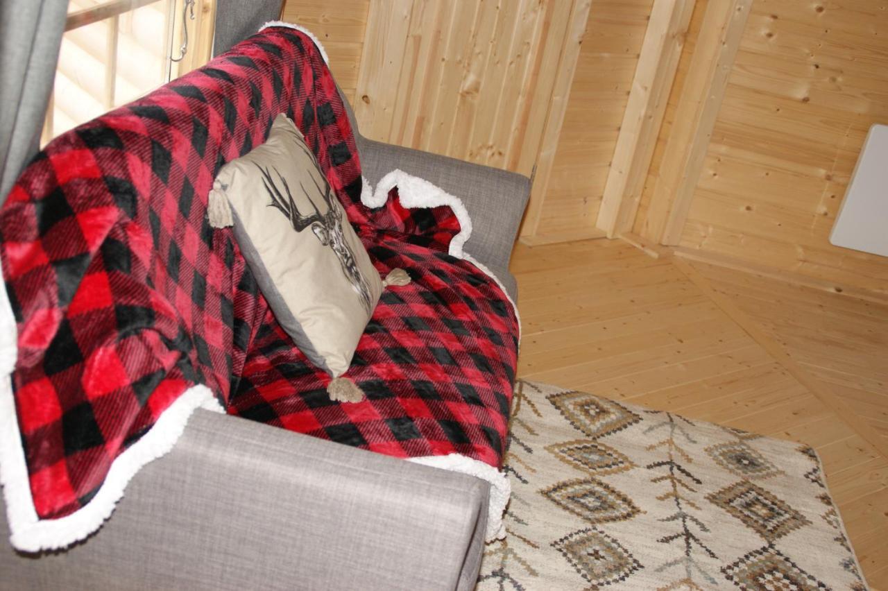 Les Cabanes Du Grand Nord Pradines  エクステリア 写真